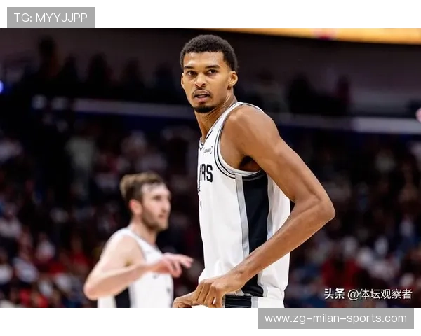 布克：赛前就讨论过赢下马刺争取连胜，球队更衣室氛围很棒，布克比赛视频